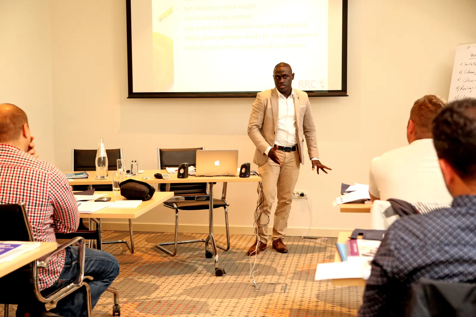 HSE Training course session and participants — photograph 24