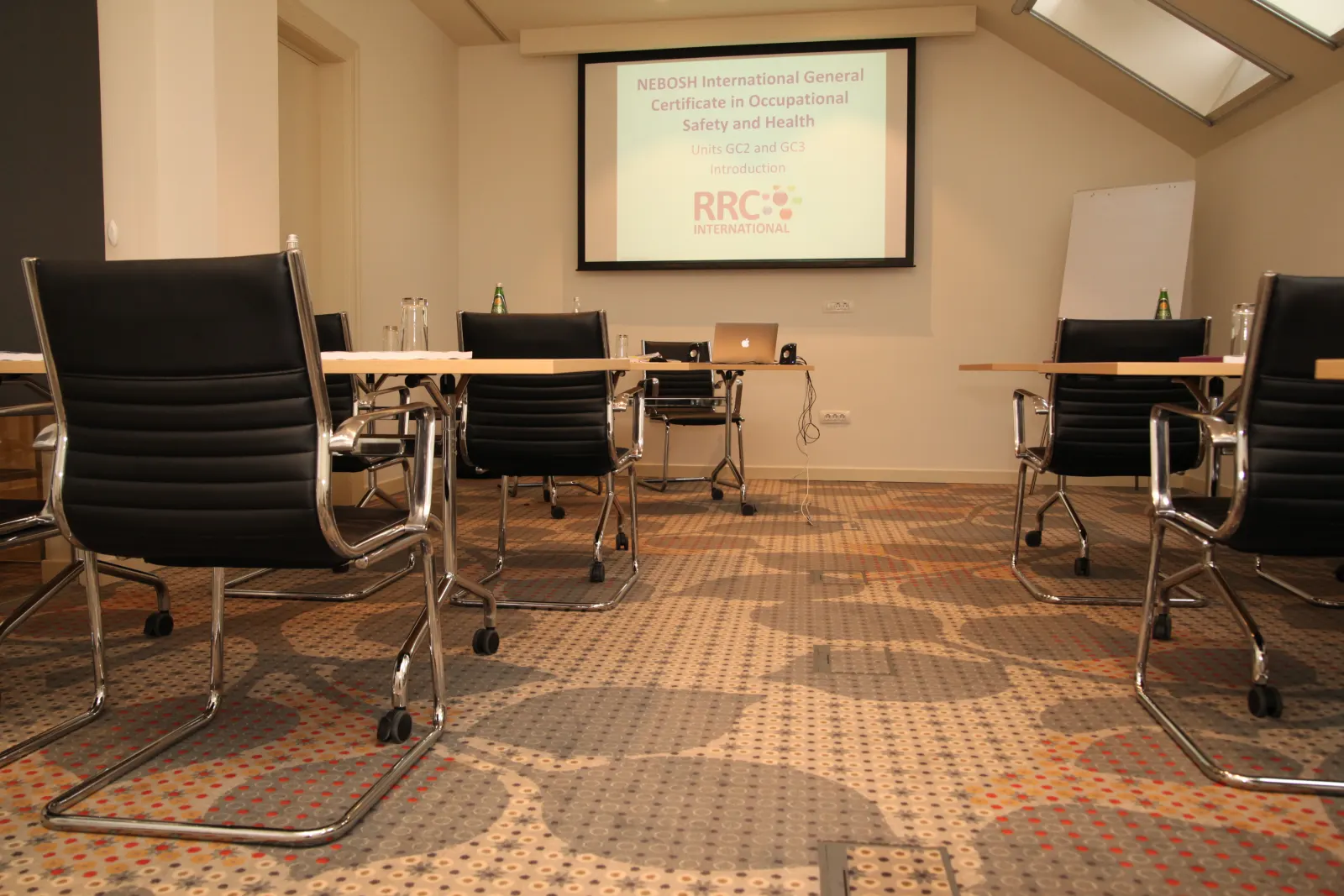 HSE Training course session and participants — photograph 13